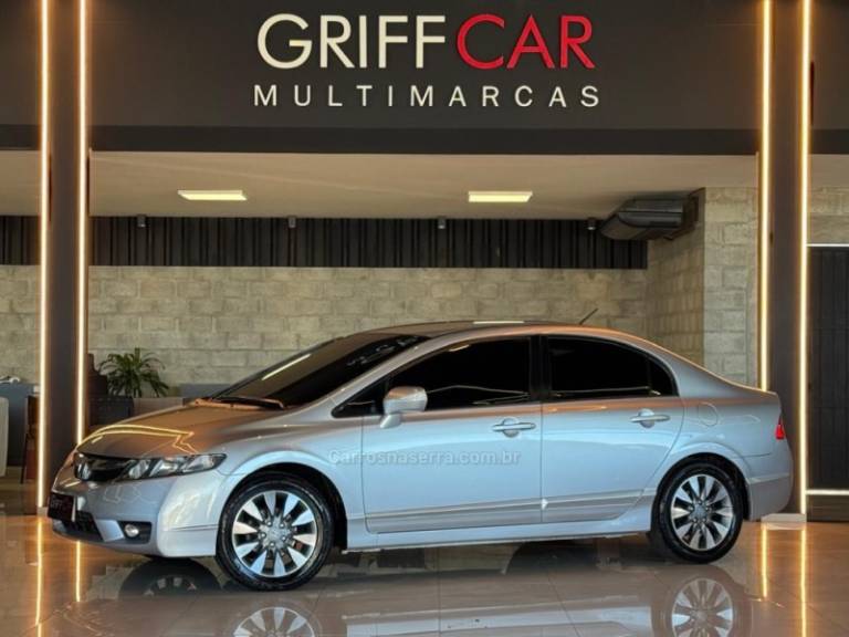 HONDA - CIVIC - 2011/2011 - Prata - R$ 63.900,00
