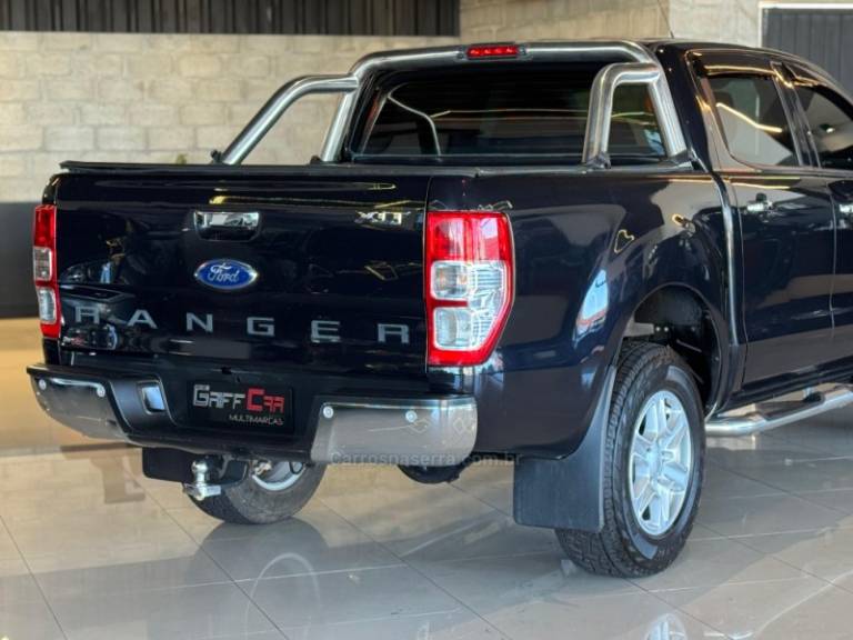 FORD - RANGER - 2014/2015 - Cinza - R$ 94.900,00