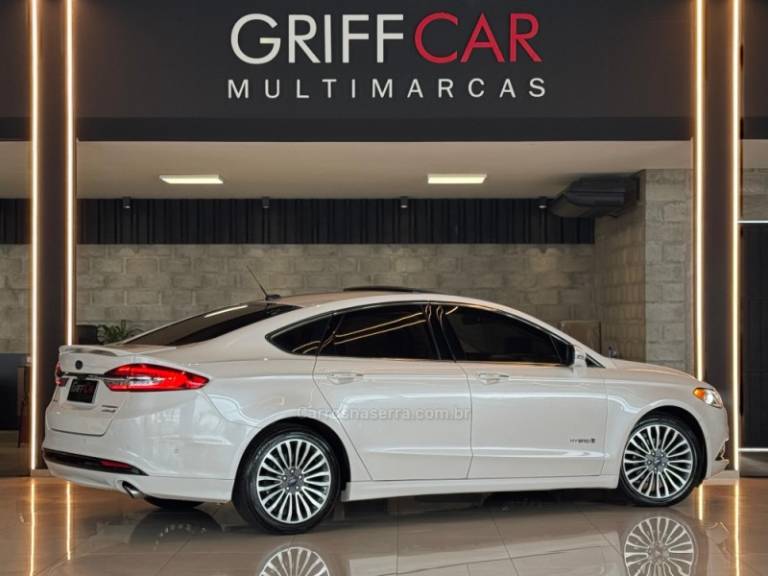 FORD - FUSION - 2018/2018 - Branca - R$ 89.900,00