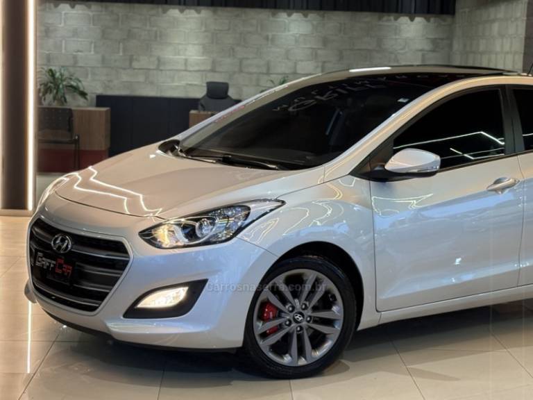 HYUNDAI - I30 - 2015/2016 - Prata - R$ 91.900,00