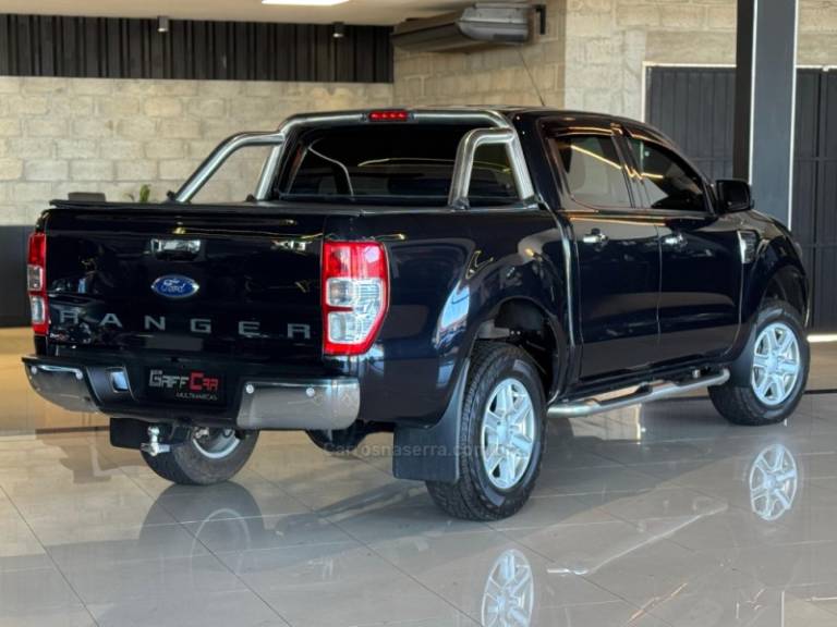 FORD - RANGER - 2014/2015 - Cinza - R$ 94.900,00