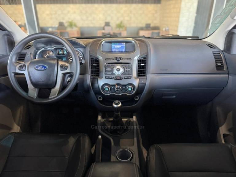 FORD - RANGER - 2014/2015 - Cinza - R$ 94.900,00