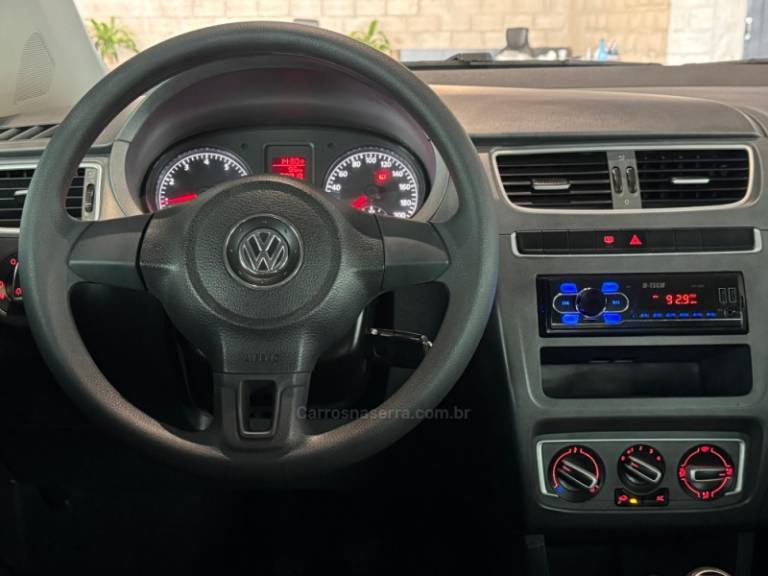 VOLKSWAGEN - FOX - 2013/2014 - Branca - R$ 41.900,00