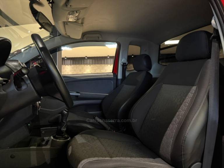 VOLKSWAGEN - SAVEIRO - 2013/2014 - Vermelha - R$ 55.900,00