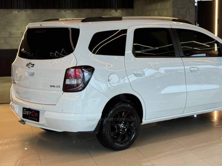 CHEVROLET - SPIN - 2012/2013 - Branca - R$ 57.900,00