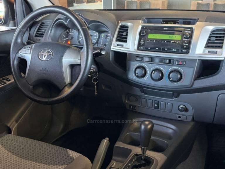 TOYOTA - HILUX - 2011/2012 - Preta - R$ 89.900,00
