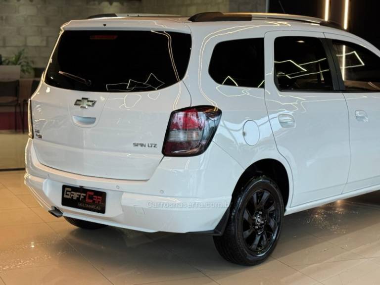 CHEVROLET - SPIN - 2012/2013 - Branca - R$ 57.900,00