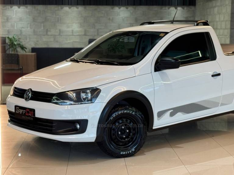 VOLKSWAGEN - SAVEIRO - 2014/2015 - Branca - R$ 49.900,00
