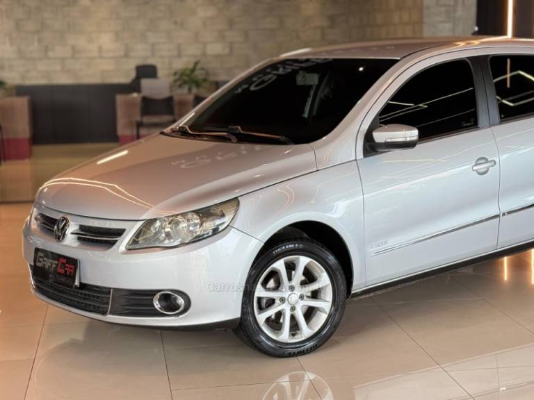 VOLKSWAGEN - GOL - 2010/2011 - Prata - R$ 36.900,00