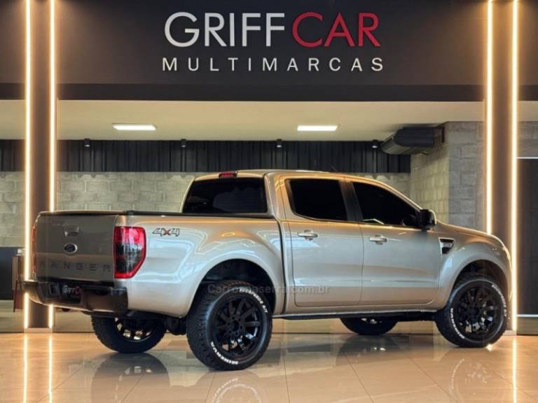 FORD - RANGER - 2014/2015 - Bege - R$ 108.900,00