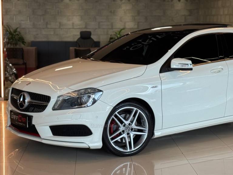 MERCEDES-BENZ - A 250 - 2014/2014 - Branca - R$ 109.900,00