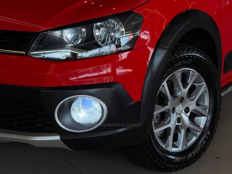 VOLKSWAGEN - SAVEIRO - 2015/2015 - Vermelha - R$ 73.900,00