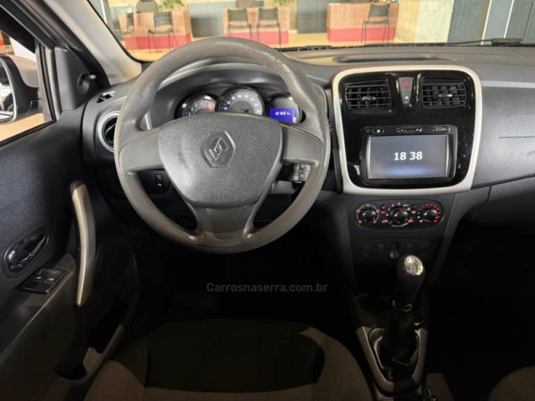 RENAULT - SANDERO - 2015/2016 - Prata - R$ 42.900,00