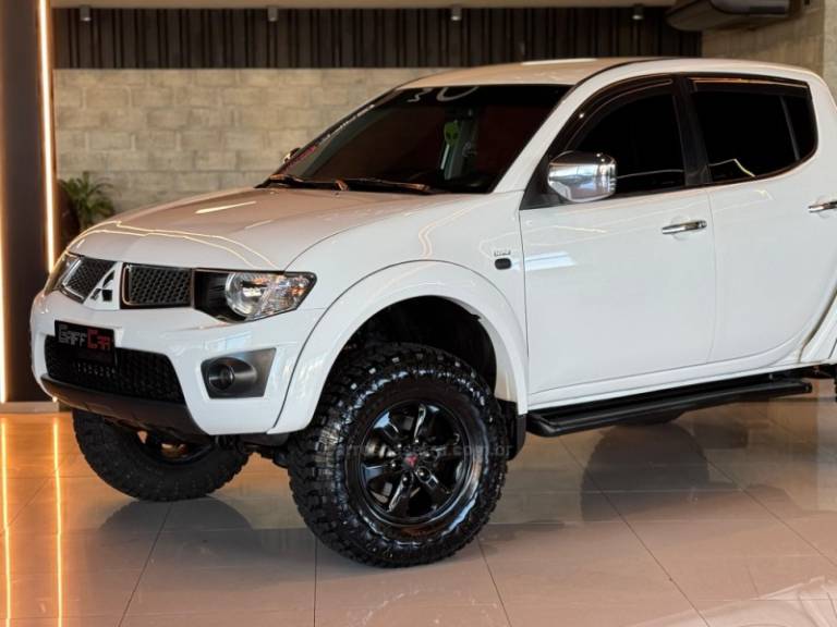 MITSUBISHI - L200 TRITON - 2012/2012 - Branca - R$ 114.900,00