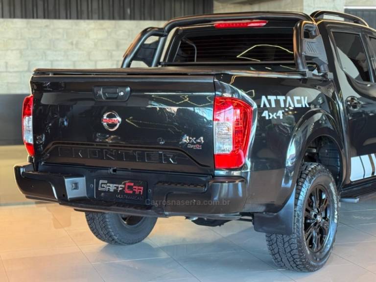 NISSAN - FRONTIER - 2022/2023 - Preta - R$ 183.900,00