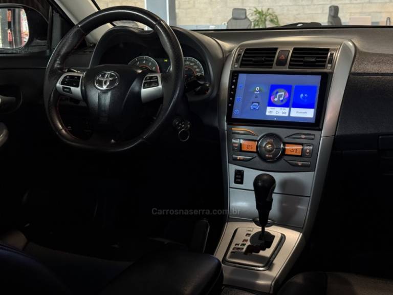 TOYOTA - COROLLA - 2012/2013 - Prata - R$ 65.900,00