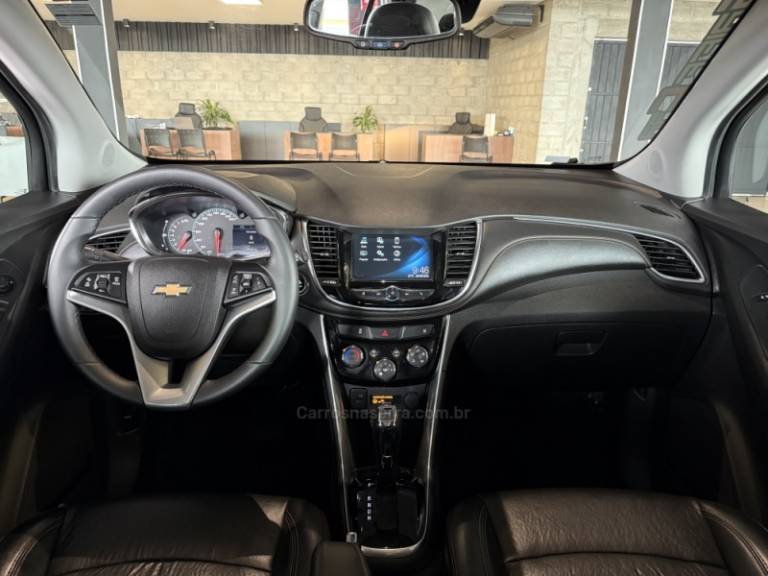 CHEVROLET - TRACKER - 2018/2018 - Branca - R$ 89.900,00