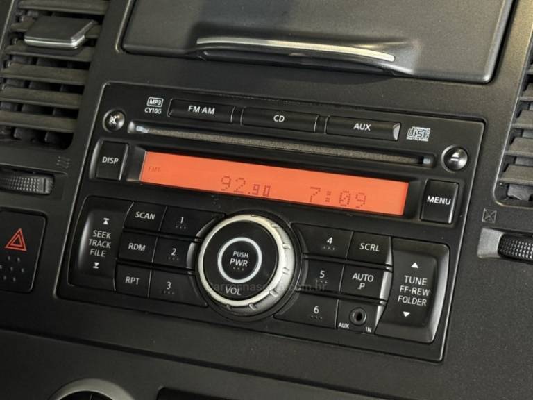 NISSAN - TIIDA - 2010/2011 - Prata - R$ 43.900,00